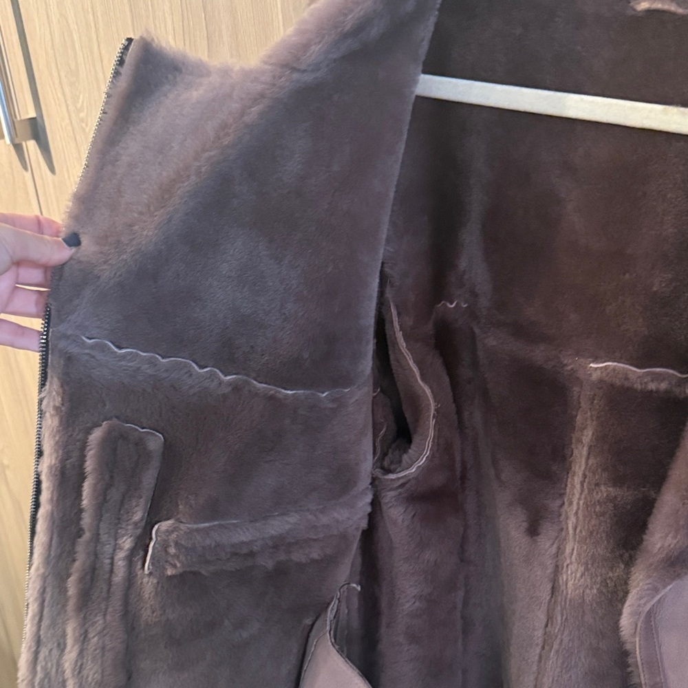 Women's Shearling Jacket - Picture 3 of 6